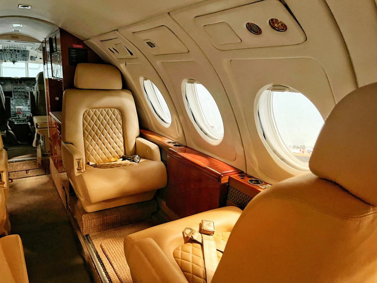jet_interior_seats